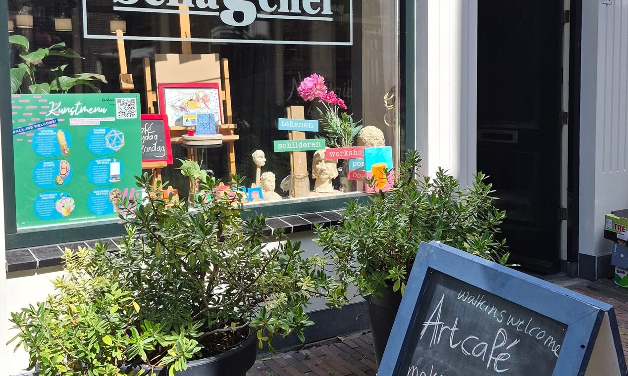 Kunstcafé straatbeeld
